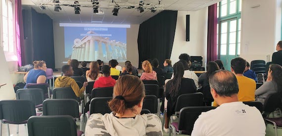 Restitution de la création sonore "le marathon d'Elena", avec les élèves, leurs parents et professeurs au collège Giacometti